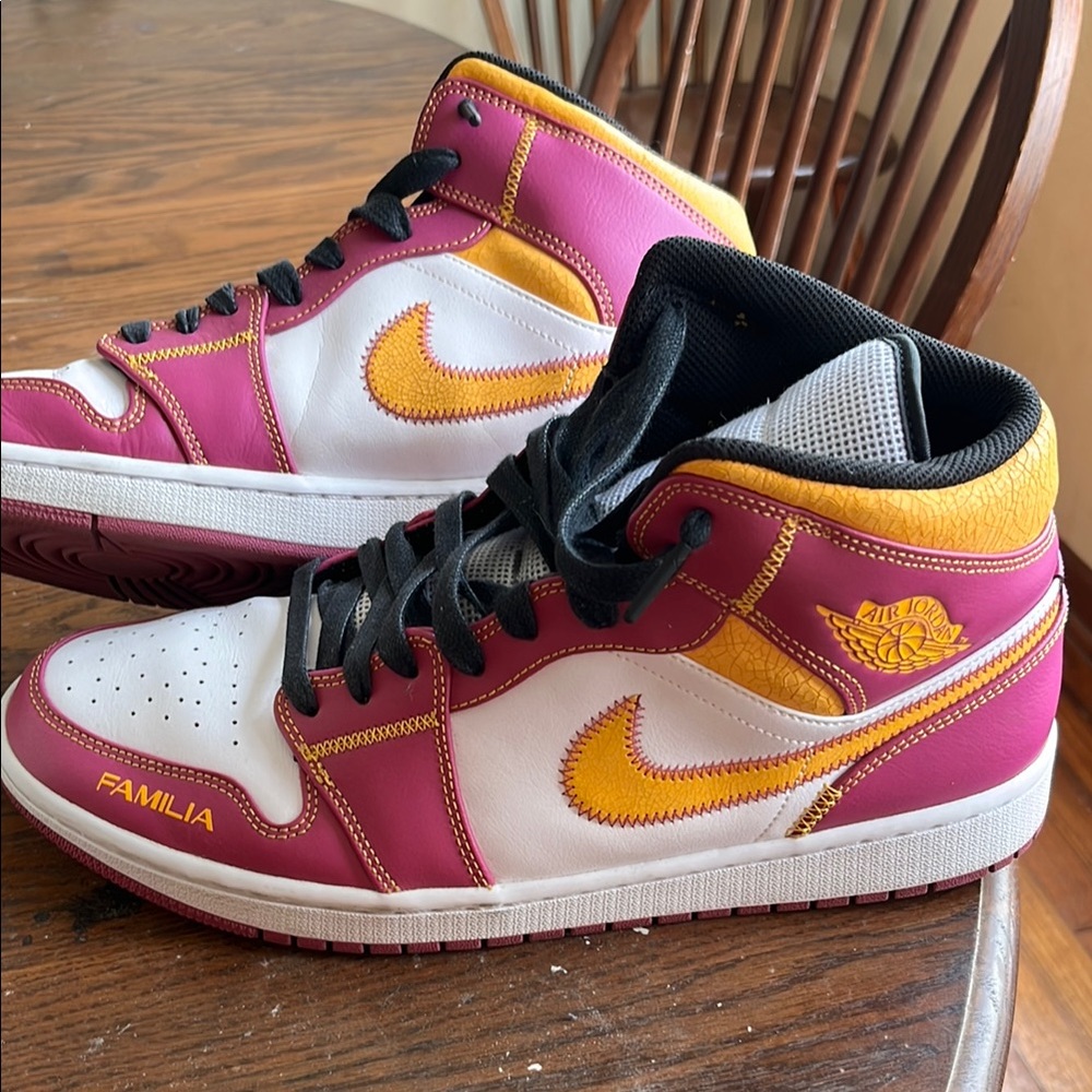Nike Air Jordan 1 mid “Dia de Muertos” sneaker